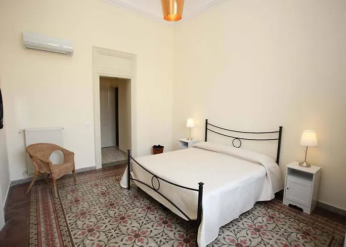 阿拉卜思雅塔住宿加早餐旅馆 住宿加早餐酒店 3*